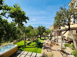 YourHome - Antico Casale Sorrentino & Suite - Indipendent Villa, hotel a Meta