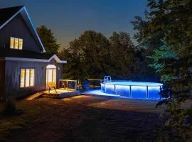 Cozy chalet with Pool and Spa