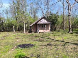 Lemon Tree Camp โรงแรมในPoti