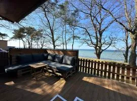 Surf-Bungalow in erster Reihe
