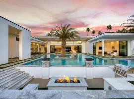 Rancho Mirage Oasis w Pool Hot Tub Bocce Putting Green Firepit