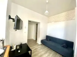 Kira's Exclusive group 6-apt' 26 people' 8 rooms'