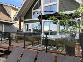 Exceptional Boutique Cottage with Incredible Lake View, hotel sa Kelowna