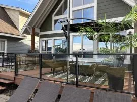 Exceptional Boutique Cottage with Incredible Lake View