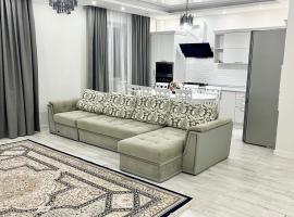 Двухкомнатная студия ЖК Модерн, hotel in Atyraū