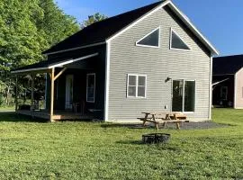 Sugar House Cottage close to Smugglers Notch