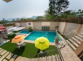 Las Cascadas Resort