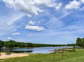 Poconos Chalet Hot Tub, Game Room, Sleeps 10