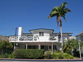 211CL 211 Claressa, pet-friendly hotel in Avalon