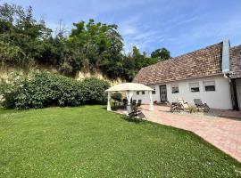 Holiday home in Kötcse - Südtransdanubien 53934, hotel v destinaci Kötcse