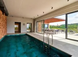 Holiday house Sunset Chalet with Indoor pool