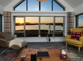 Modern and Dog Friendly Holiday Home with Sea Loch Views