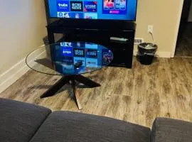 Upper Floor 1 Bedroom Suite with Parking