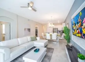Disney Magic ChampionsGate Resort House 15 min from Disney World with Club Houses, 7 Pools and Water Park, Golf and More!