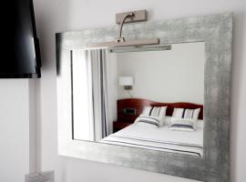 Hotel Plaça, hotel v destinaci Sant Feliu de Guixols