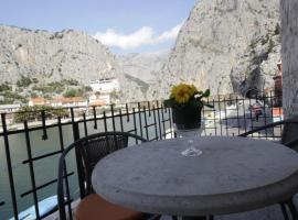 City & River View Apartment, hotel a Omiš
