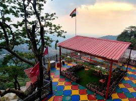 Casa Arhan 2-3-4-7-12 BHK Luxury Penthouse, hotel v destinaci Mussoorie