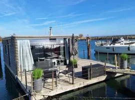 Houseboat of Grimm