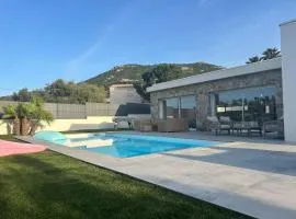 Villa neuve avec piscine 3 chambres 140 m2