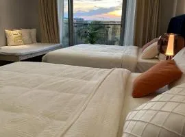 Luxury Penthouse & High-Floor Hotel near City of Dreams, Airport, Okada, and Solaire Casino