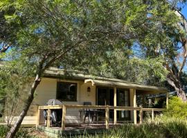 River Frontage Unit Moama, kh&aacute;ch sạn golf ở Moama