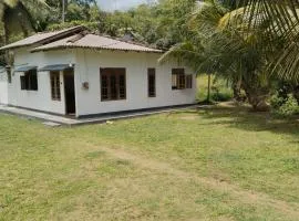 Milk House Mirissa, Entire Home, Authentic Village