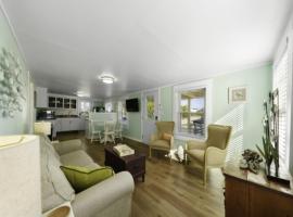 A Whelk on the Beach-Lower Duplex，位于卡罗来纳比奇的酒店