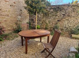 La Studette du Pèlerin - Un Air d'Autrefois - Secure & Free Park Vélo -, hotel in Tournus