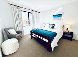 Troon Retreat! Golf, Wineries, beaches, hotel in Dunsborough