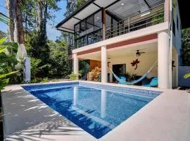 Secluded Jungle Home 5 min walk to the beach - Casa Garza