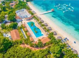 Seaside Villa Retreat -7BR, Private Spa and VIP Beach Club