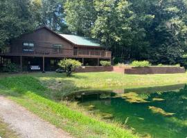 Kingsrun Estate Lux Cabin, hotel v destinaci Lawrenceville