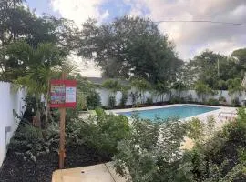 Cheerful 4b 2B with heated pool