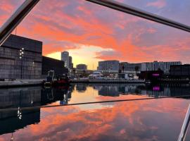 Waterfront Cozy two bedrooms, barco en Barcelona