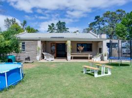 Saddle & Sunset Retreat, hotel a Phantom Acres
