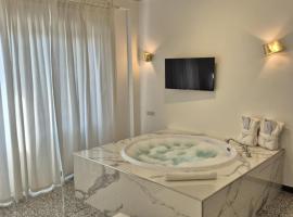 Eveline 2 - Piscina Privata o Jacuzzi, hotel v Sanreme
