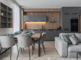 Luxury Grey Residence - Central, Free Parking, Self Check-In