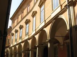 CENTRAL PALACE 600 by BOLOGNACENTRO Rooms ad suites