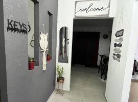 Home Sweet Home at Opico Garden, ξενοδοχείο με πάρκινγκ σε San Juan Opico