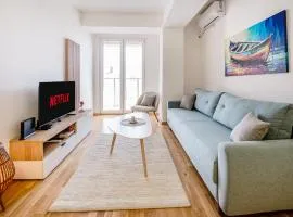 New Free Parking Balcony Apartment Near Lake and Old Town