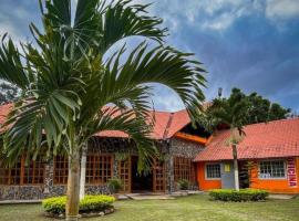 Caba&ntilde;as El Valle，Ant&oacute;n的小屋