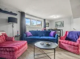 Modern 3 Bedroom Suite Near Downtown & Stampede Grounds