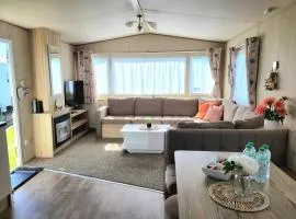St Osyth- Sleeps8-freeparking-wifi-holidaypark