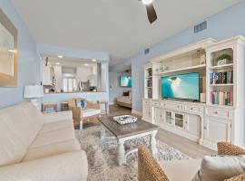 Golf Condo Views With Resort Pool and Amenities, hotel in Naples