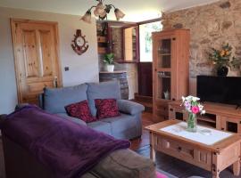 La Cabaña del Abuelo en la aldea cerca del mar, σαλέ σε Santa Marta de Ortigueira