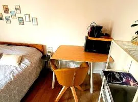 Chambre indépendante chez l'habitant à la campagne proche bordeaux et l'ange bleu