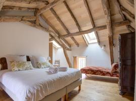 Le Prieuré "Péridoors" - Élégance, Histoire & Jacuzzi, hotel de playa en Saint-Cyprien