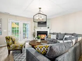 Cozy 2BR Retreat with BBQ, WIFI & Parking