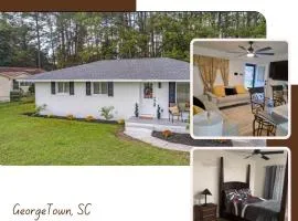 Marvelous 3-bedroom 2-bathroom house with Central Air charming Georgetown