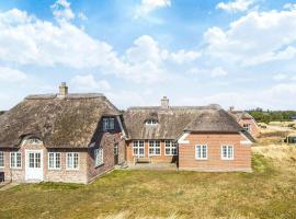 10 person holiday home in Blåvand, hotel en Blåvand